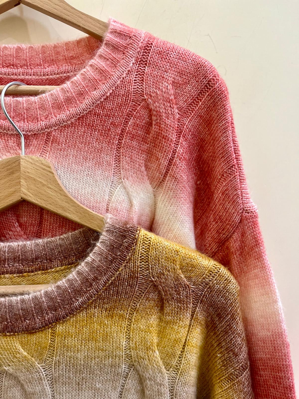 Maglione con treccie