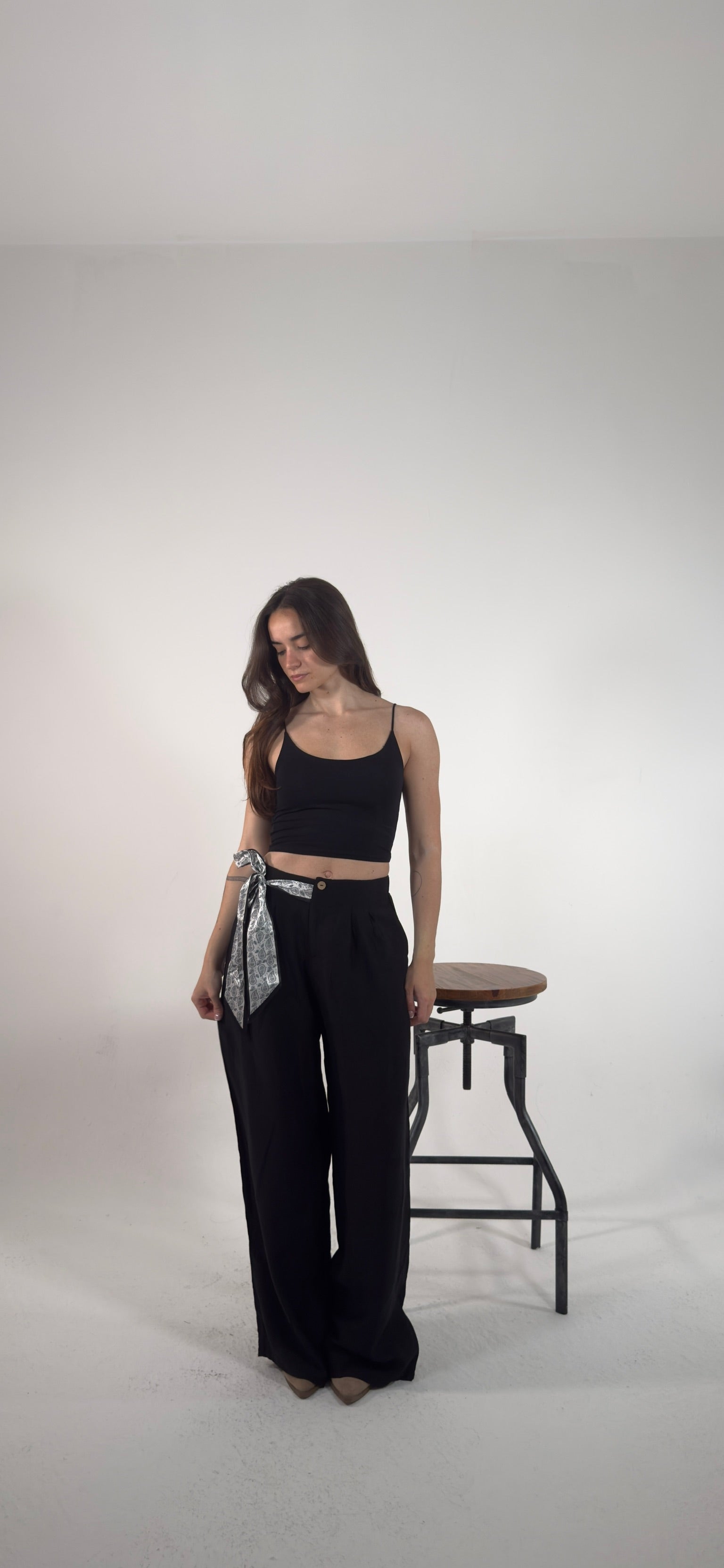 Pantaloni leggeri con foulard
