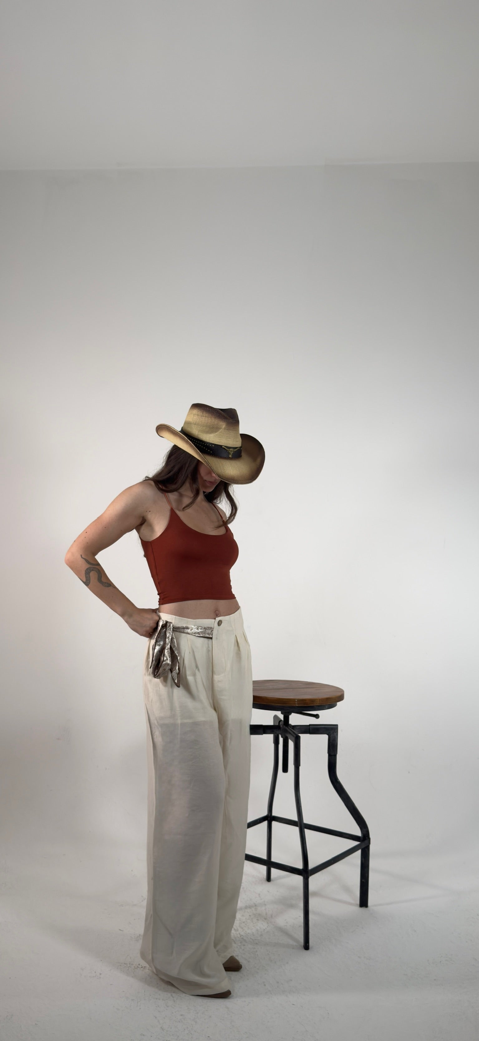 Pantaloni leggeri con foulard
