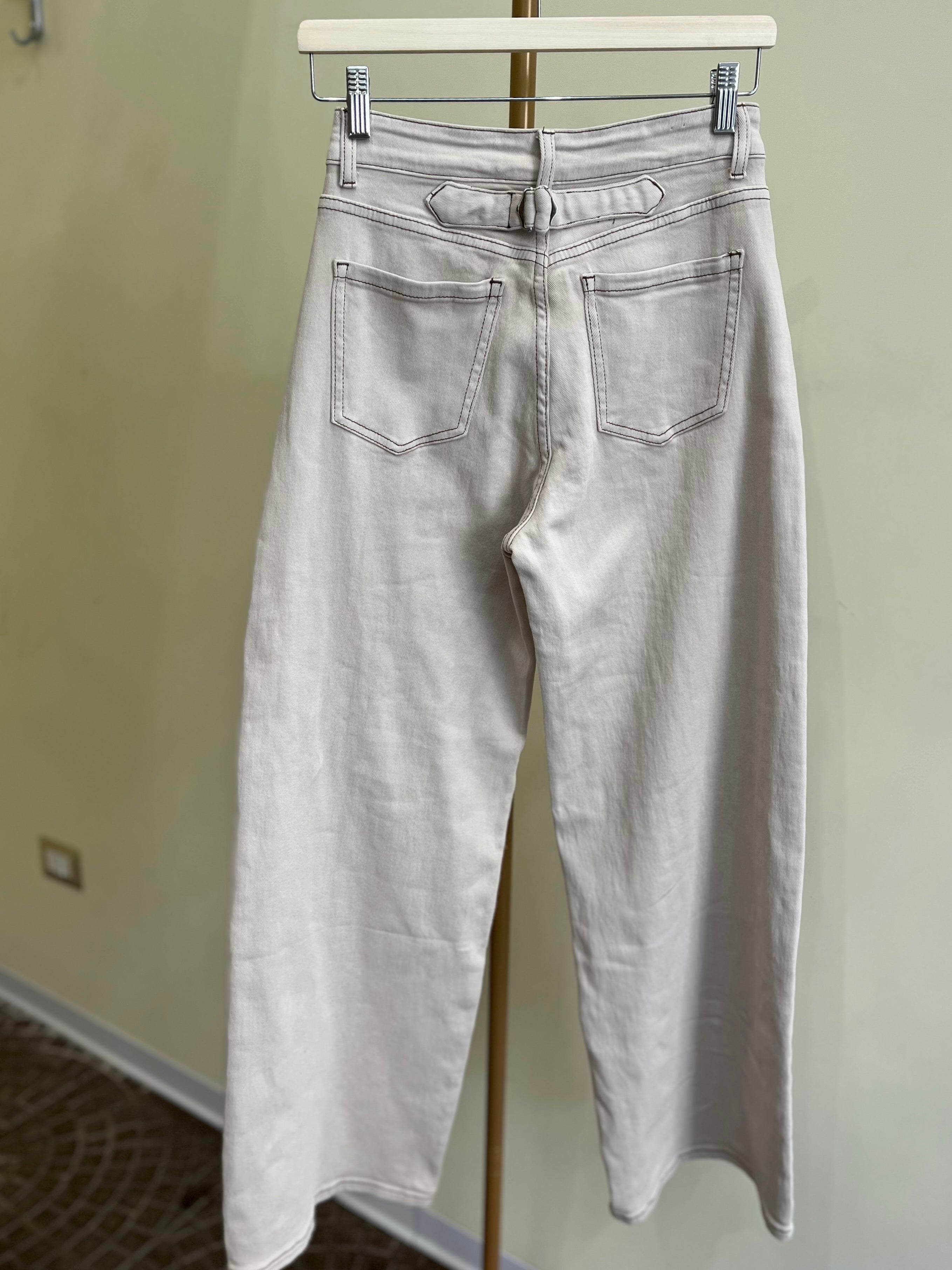 Jeans Beige con Martingala Regolabile
