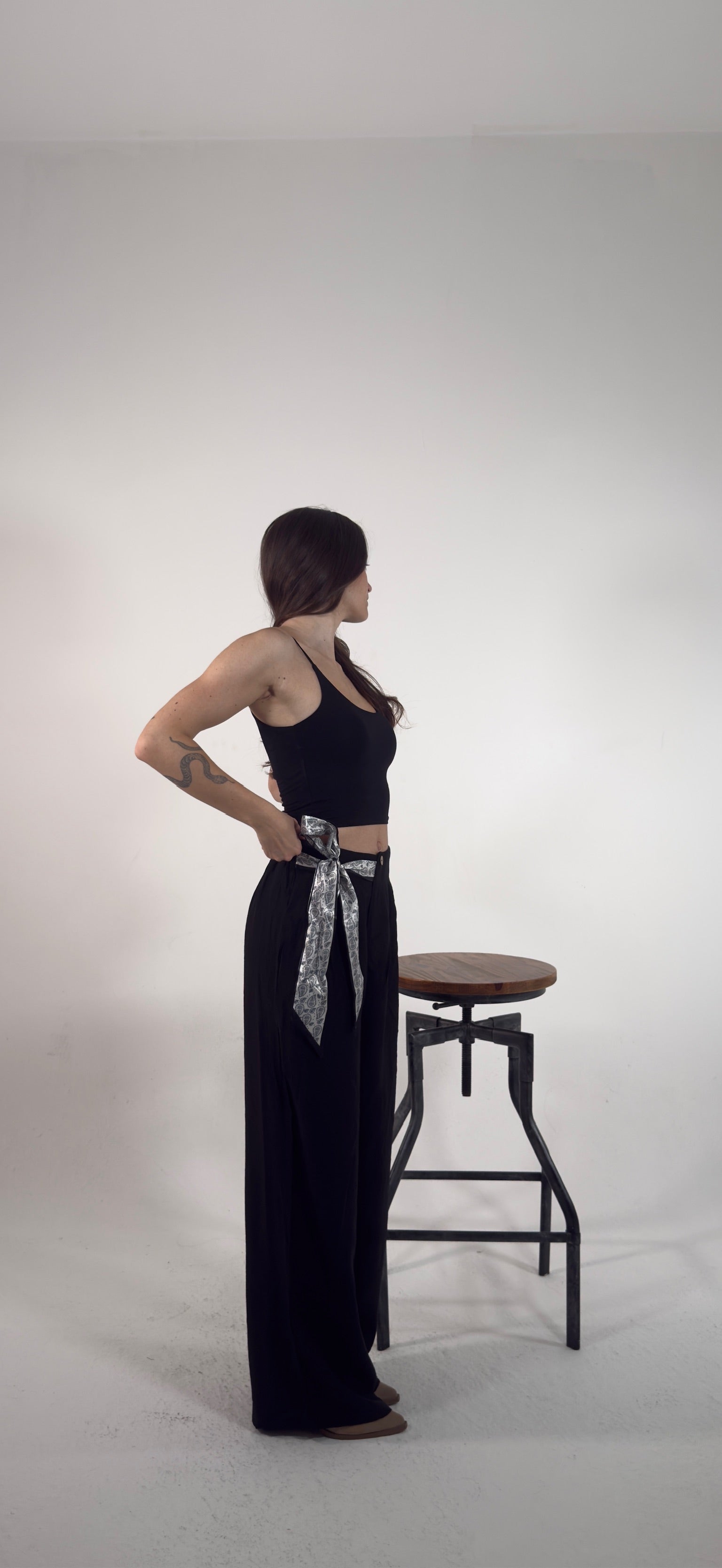 Pantaloni leggeri con foulard
