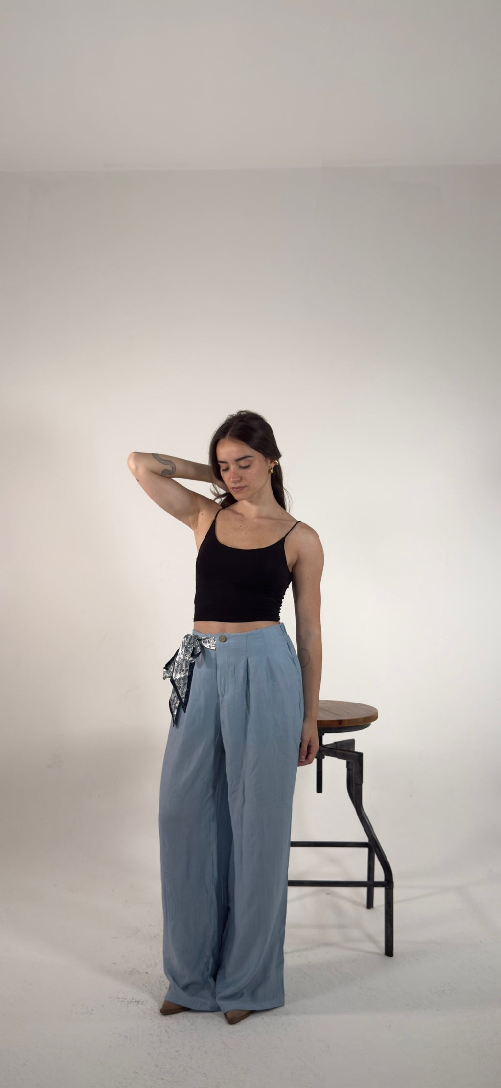 Pantaloni leggeri con foulard
