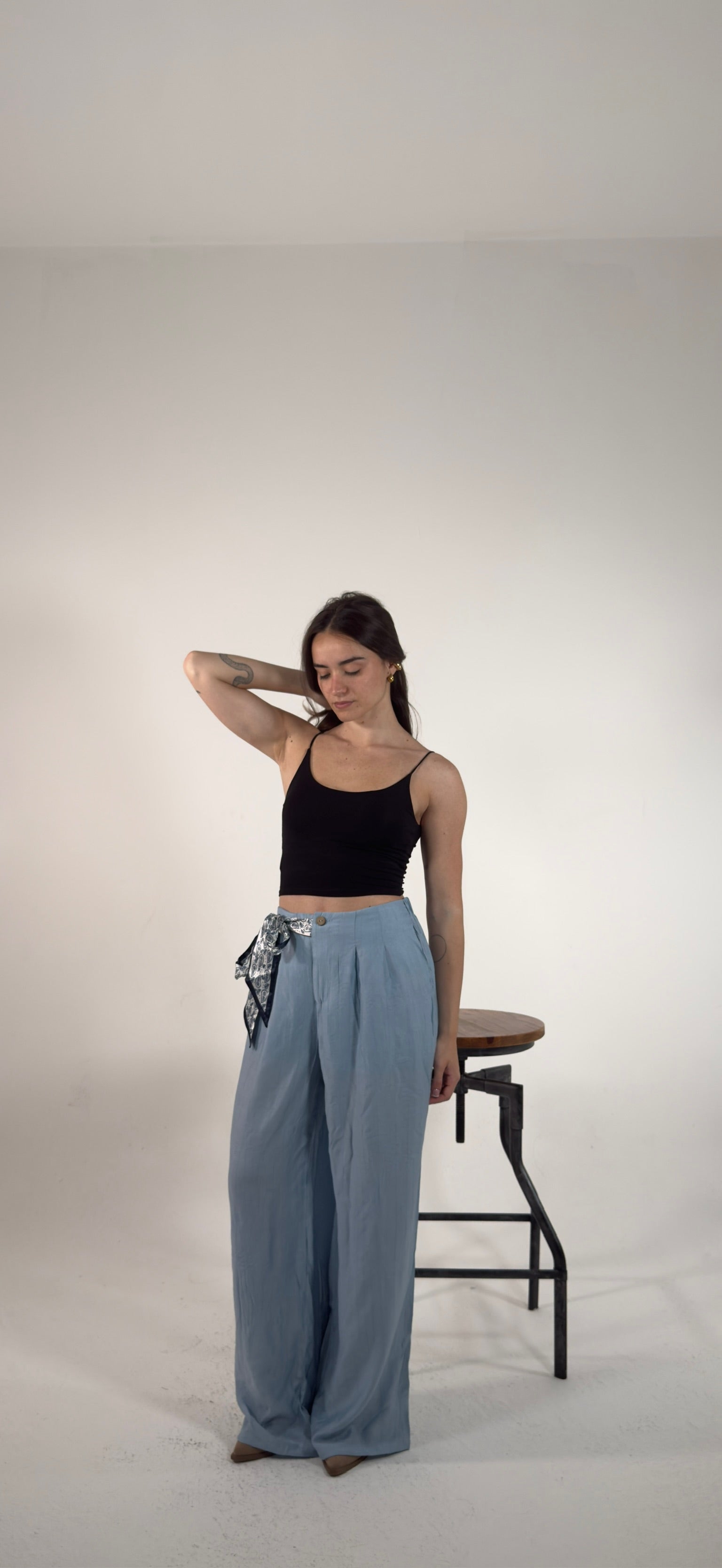 Pantaloni leggeri con foulard