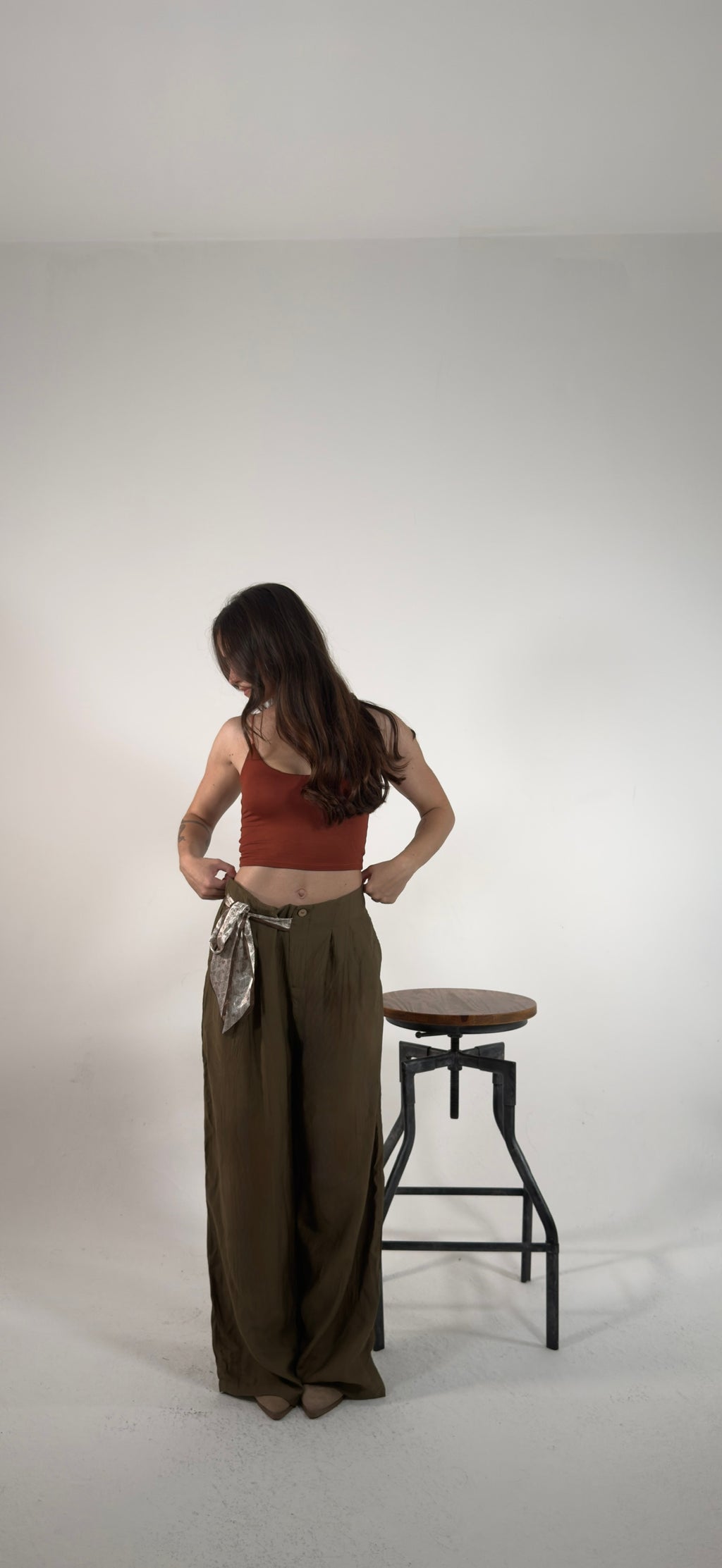 Pantaloni leggeri con foulard