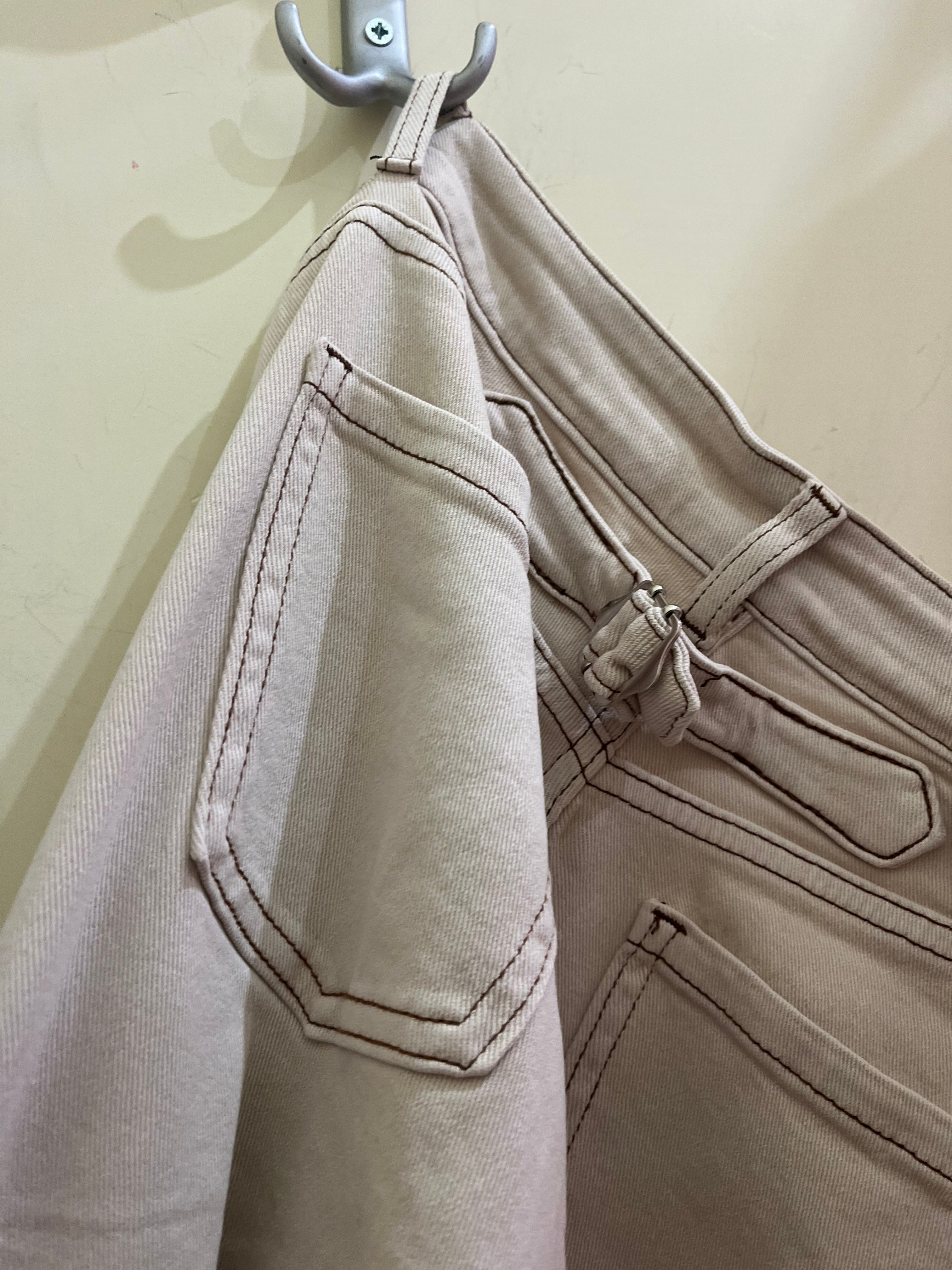 Jeans Beige con Martingala Regolabile